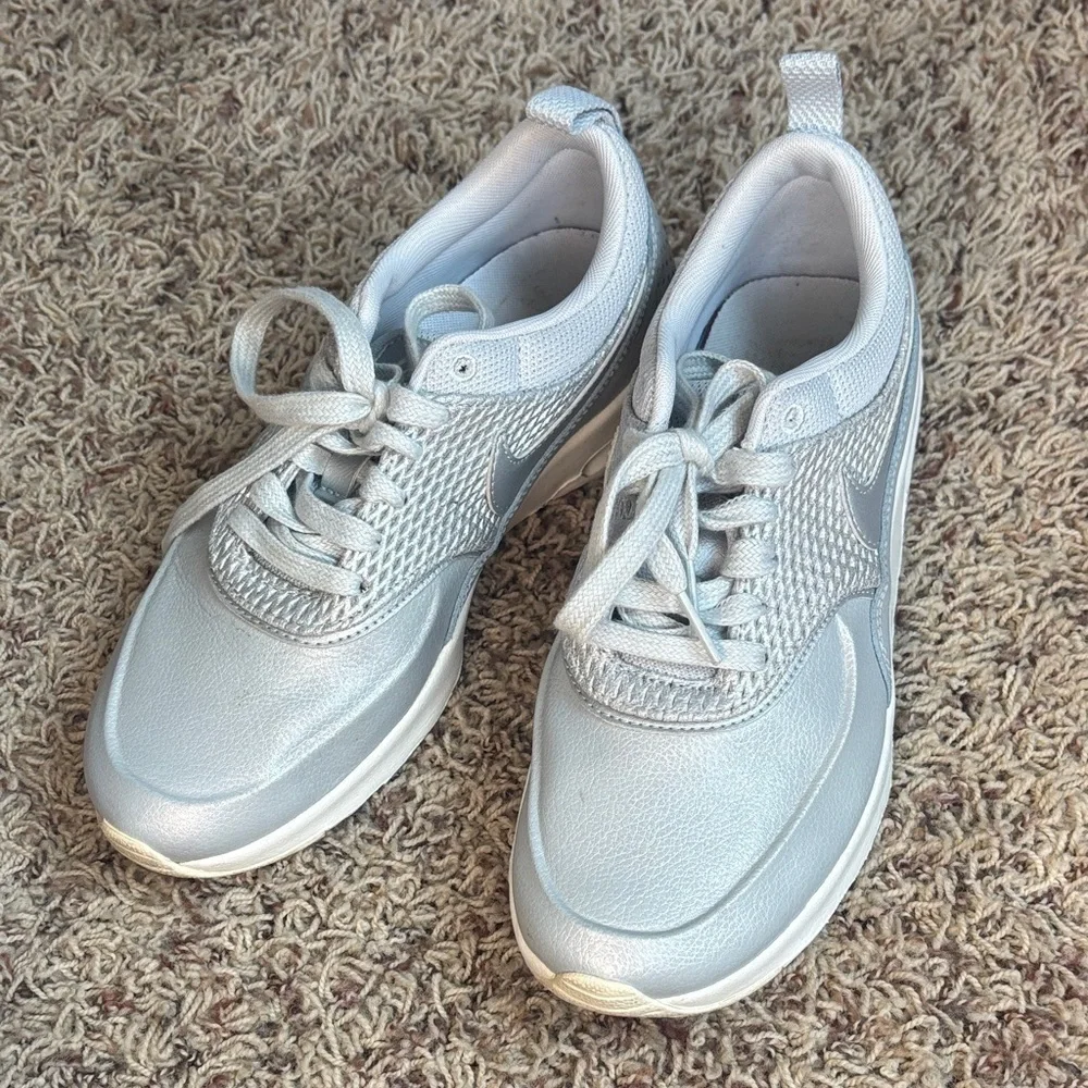 Nike Women's Silver and White Sneakers